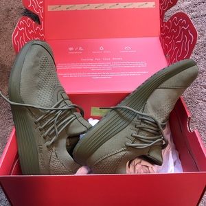 Lane-Eight Army Green Sneakers Sz.7.5